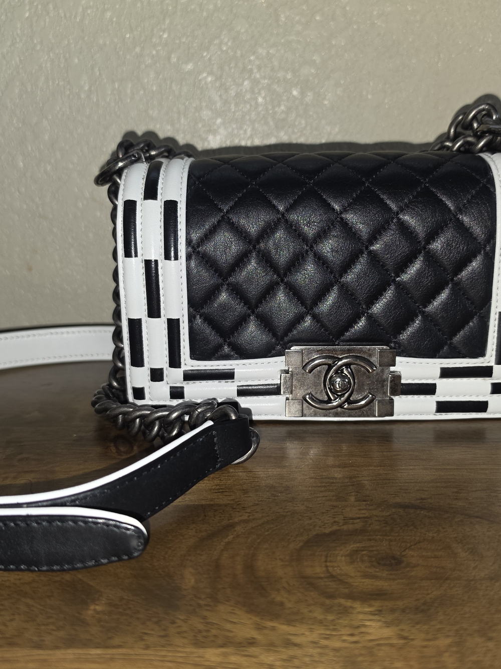 CHANEL Black and White Quilted Boy Bag Antiqued Silver Hardware - Picture 6 of 16